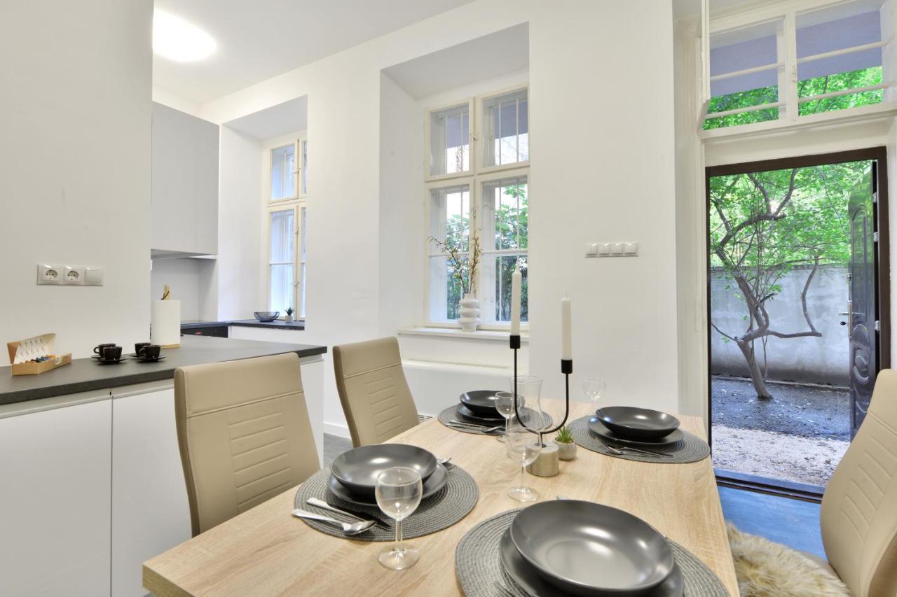 Central Newly Built Apartment, Aradi Apartment *